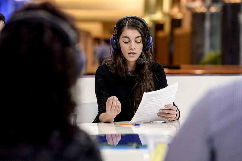 Stephanie LECOCQ - 
PLACHTA, Katarzyna, student, Kampu Radio Warsaw

10 November 2015